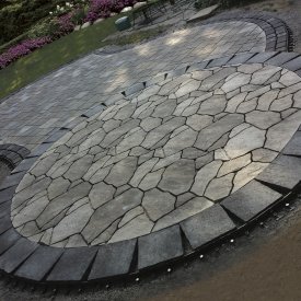 Large segmented Backyard Patio